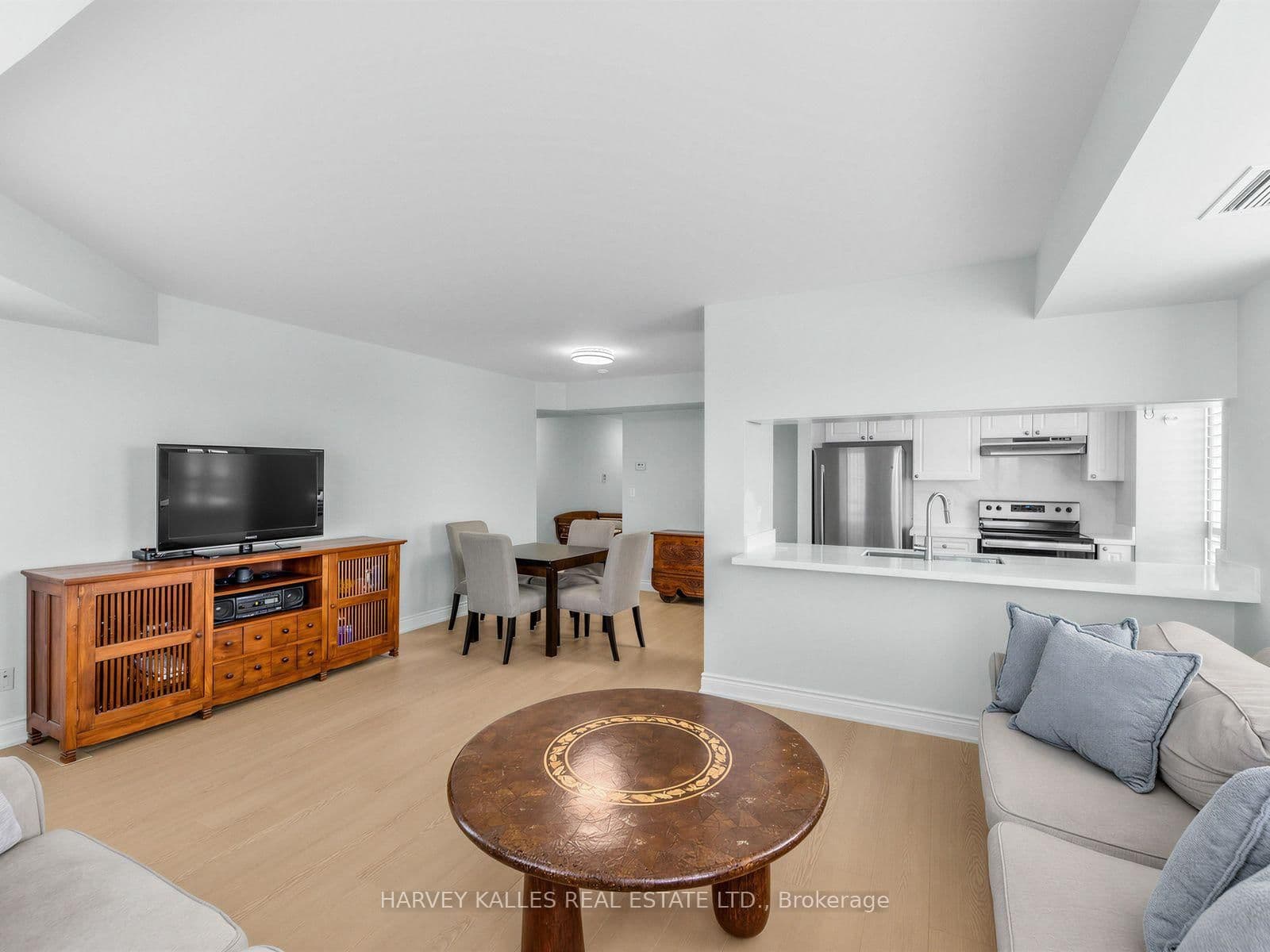 190 Manitoba Street, Unit 904 thumbnail 11