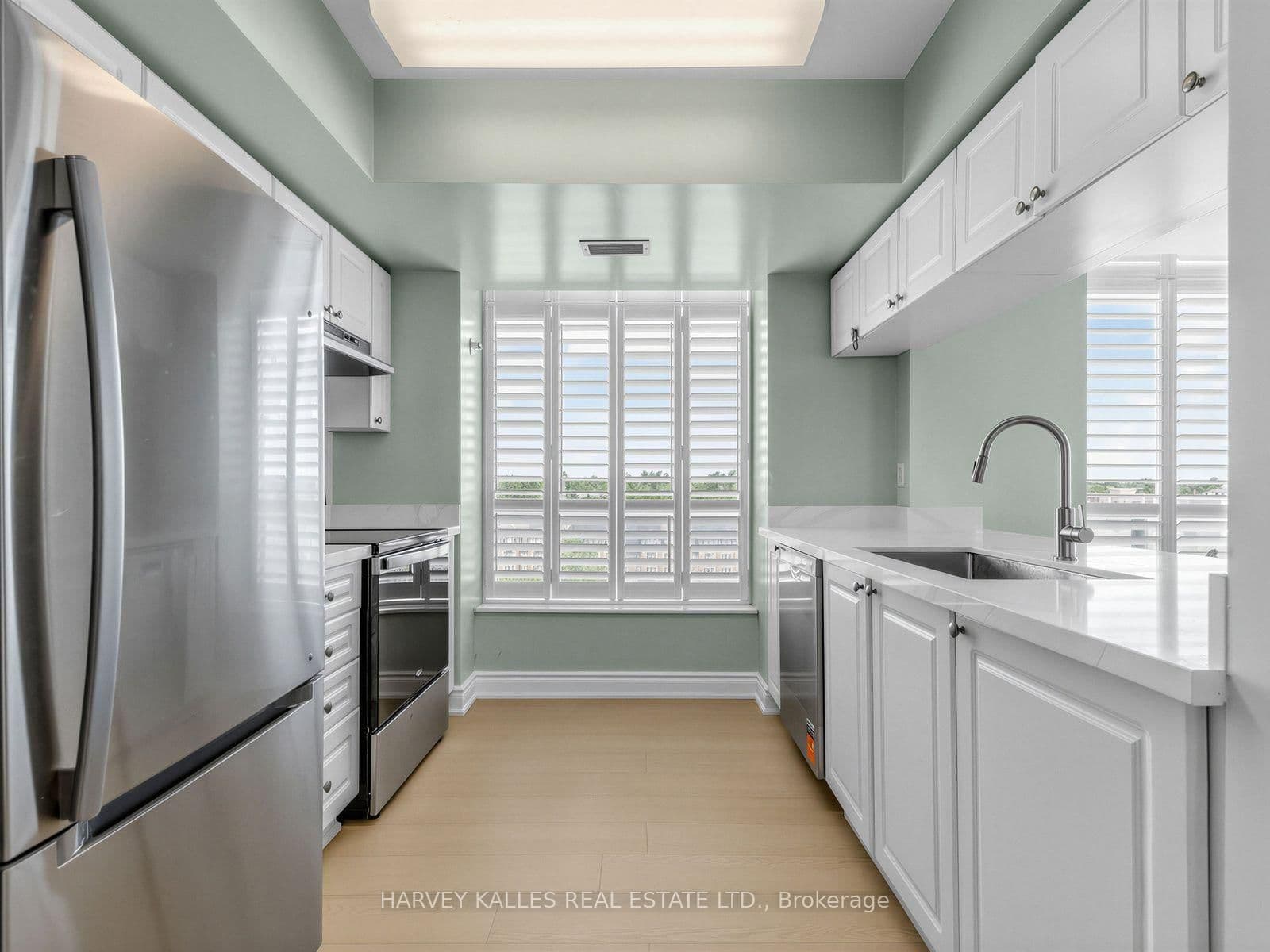 190 Manitoba Street, Unit 904 thumbnail 3