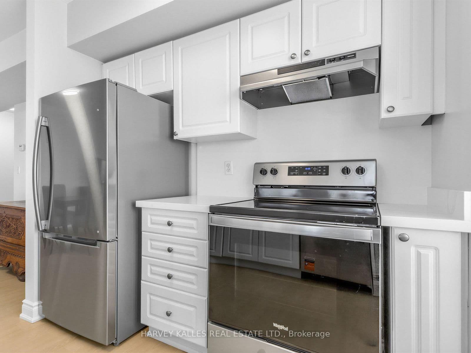 190 Manitoba Street, Unit 904 thumbnail 4