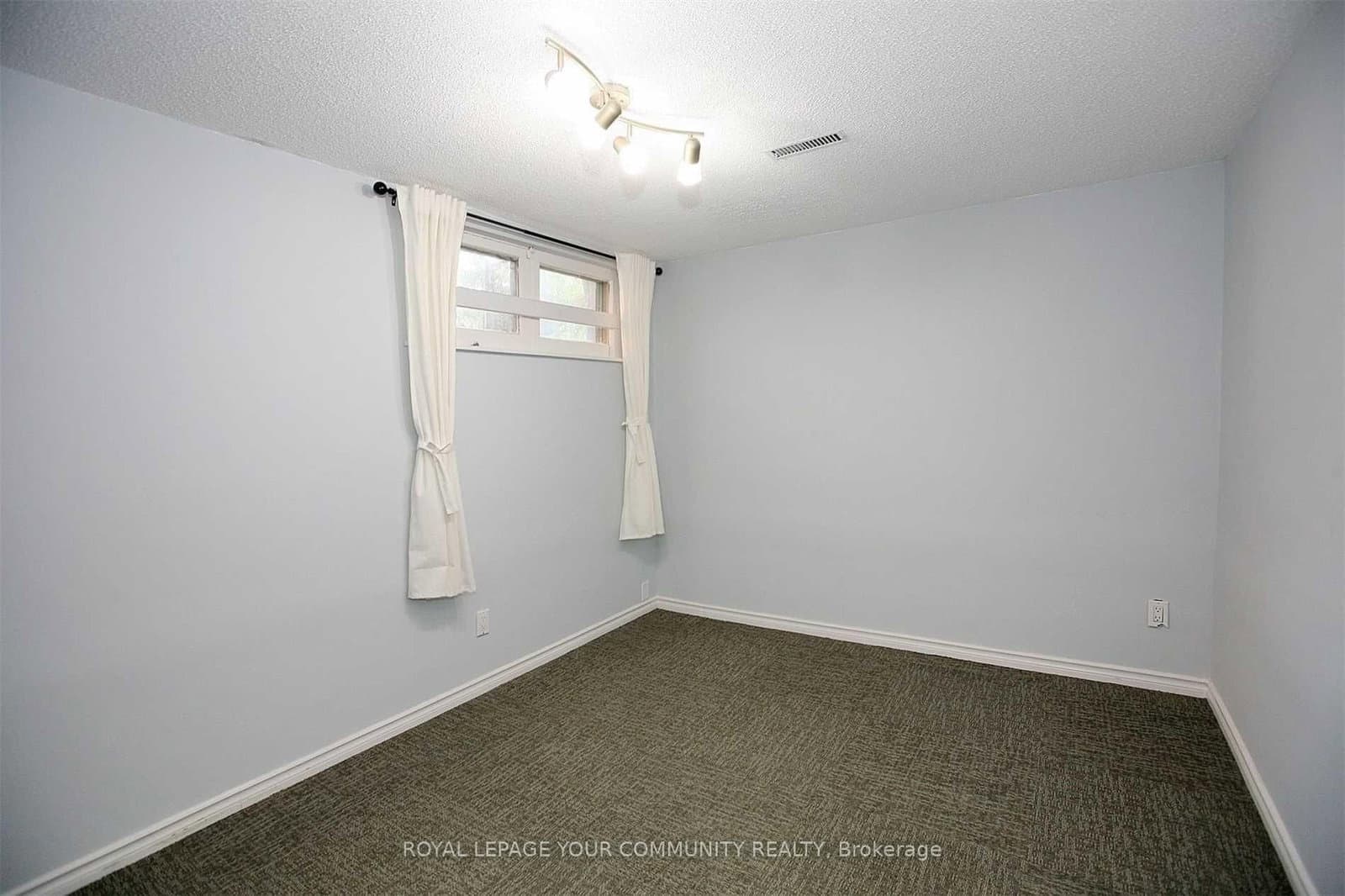 8 Stanwood Crescent thumbnail 10