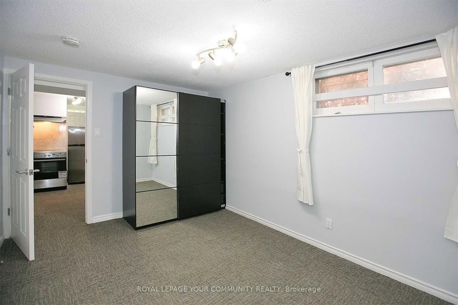 8 Stanwood Crescent thumbnail 11