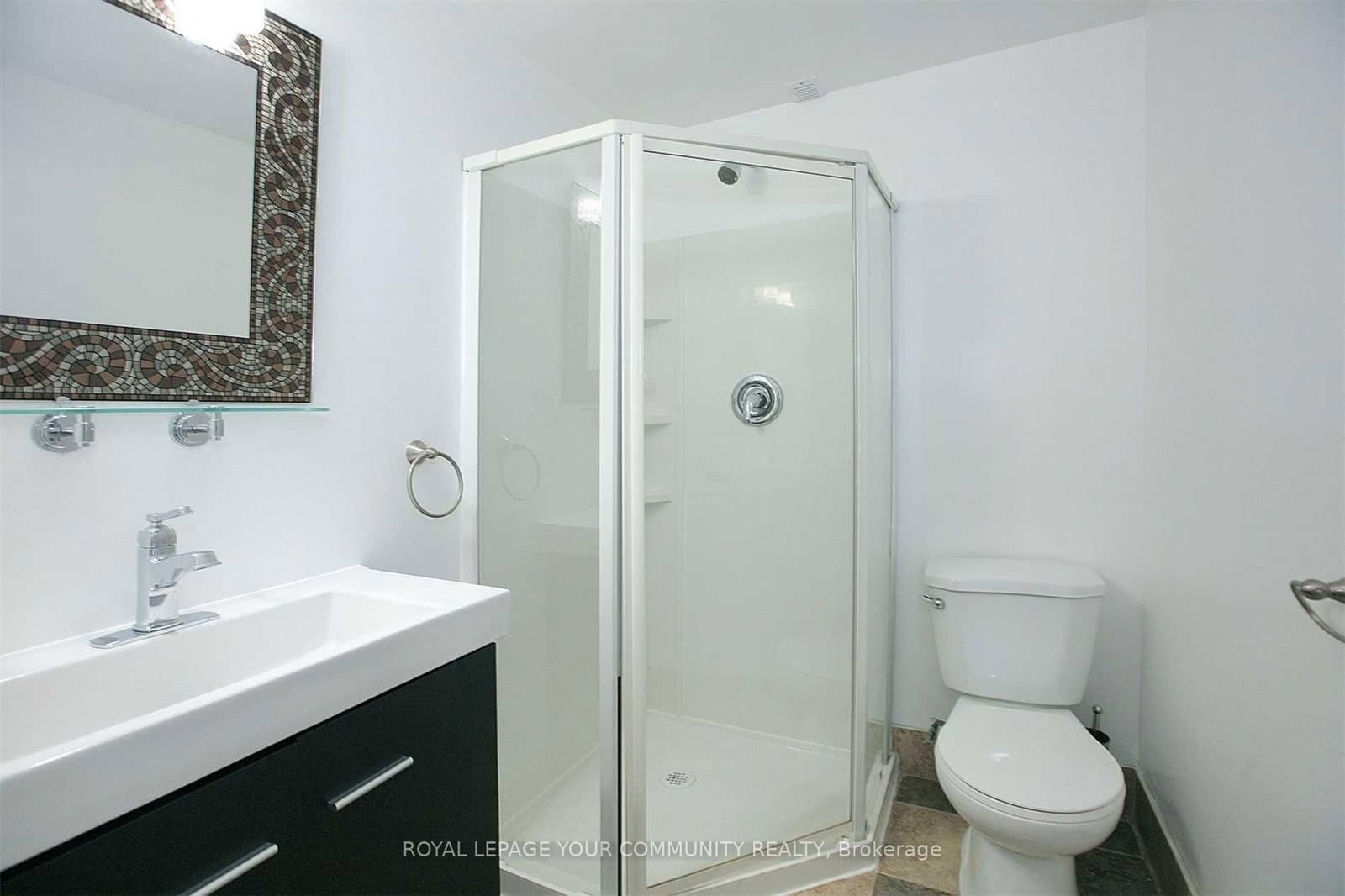 8 Stanwood Crescent thumbnail 12