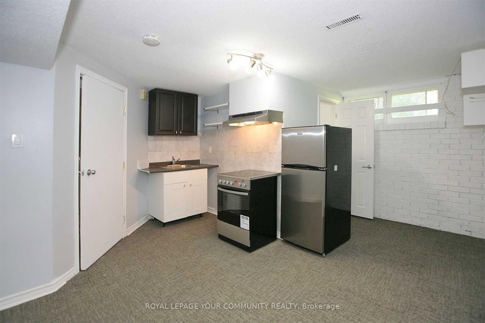 8 Stanwood Crescent thumbnail 14
