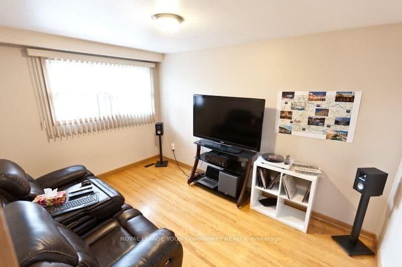 8 Stanwood Crescent thumbnail 8