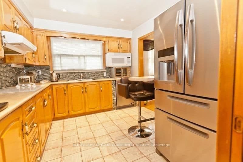 8 Stanwood Crescent thumbnail 9