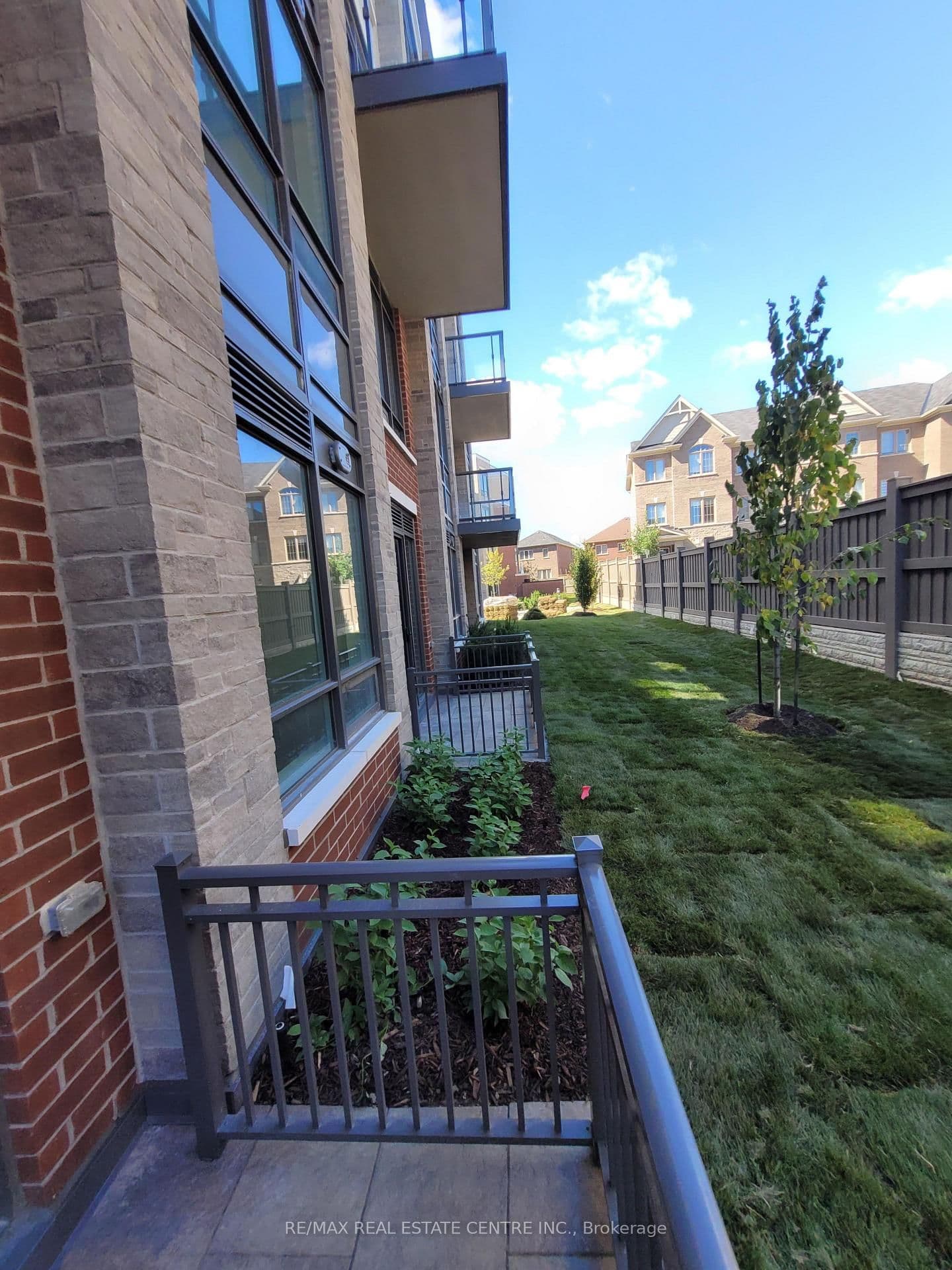75 Attmar Drive, Unit 140 thumbnail 24