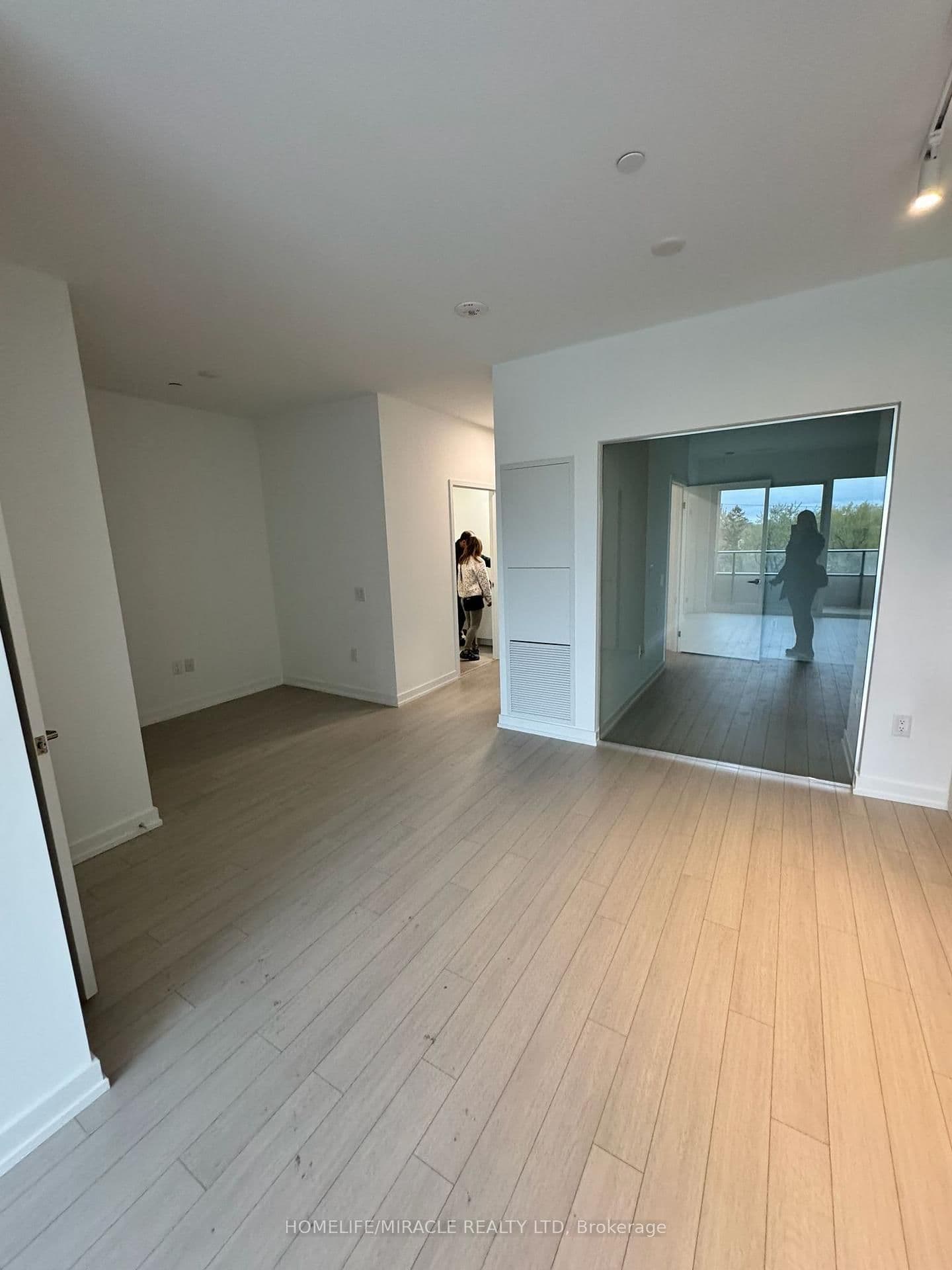 4010 Eglinton Avenue, Unit 425 thumbnail 3