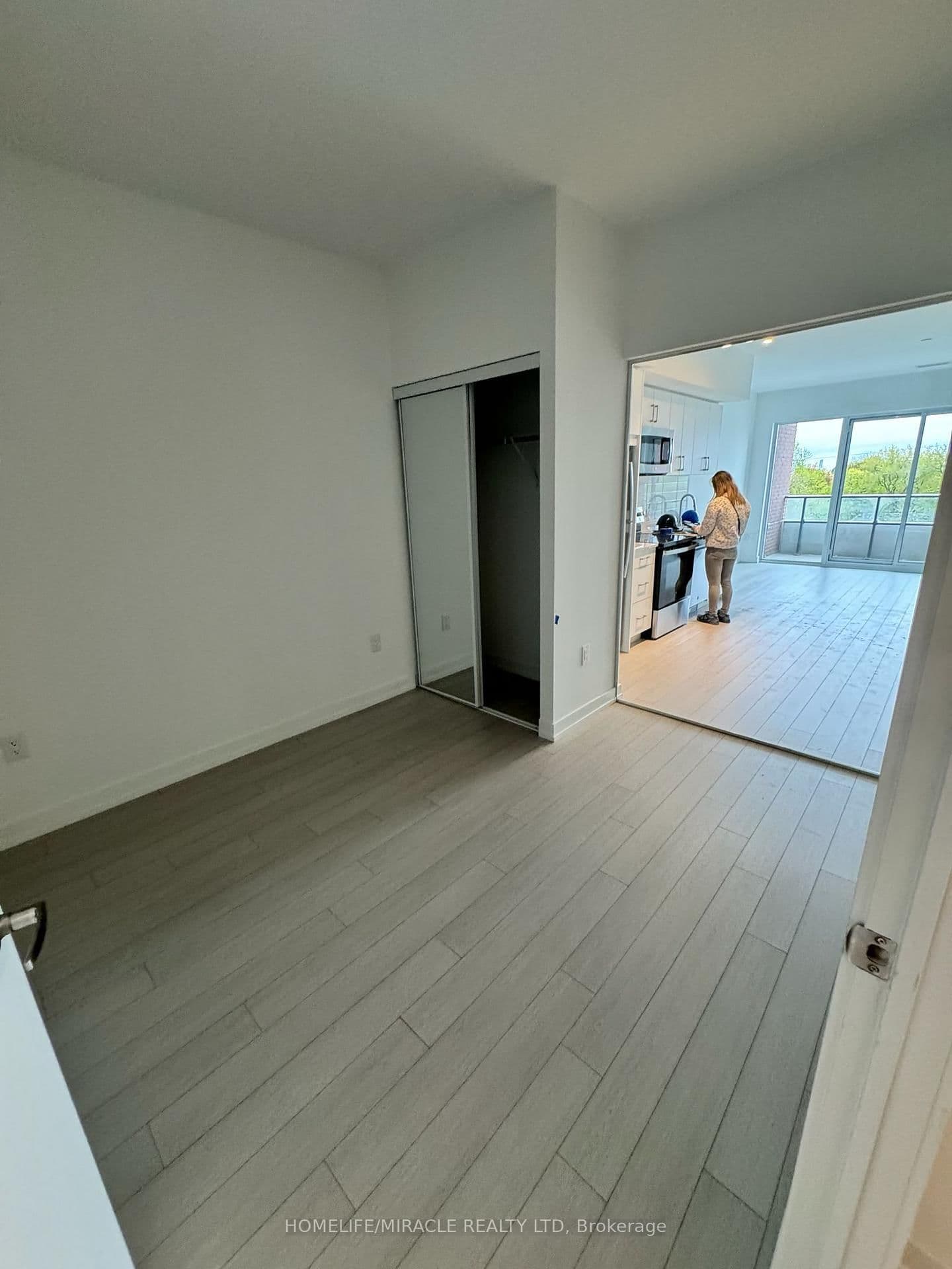 4010 Eglinton Avenue, Unit 425 thumbnail 4