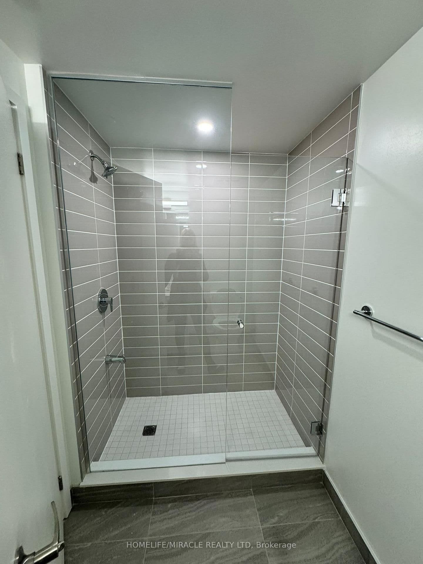 4010 Eglinton Avenue, Unit 425 thumbnail 8