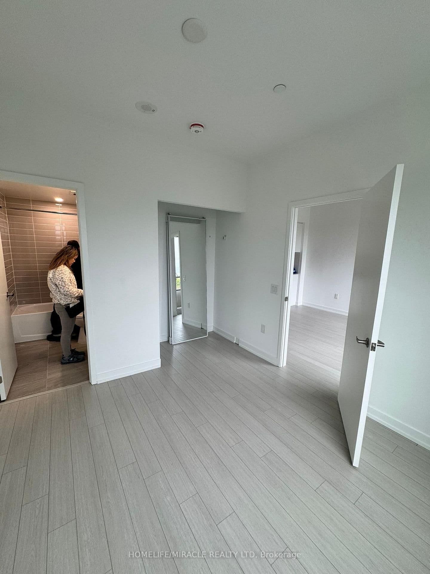 4010 Eglinton Avenue, Unit 425 thumbnail 9