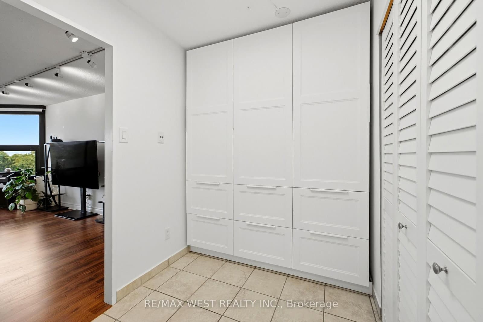 1300 Bloor Street, Unit 504 thumbnail 9
