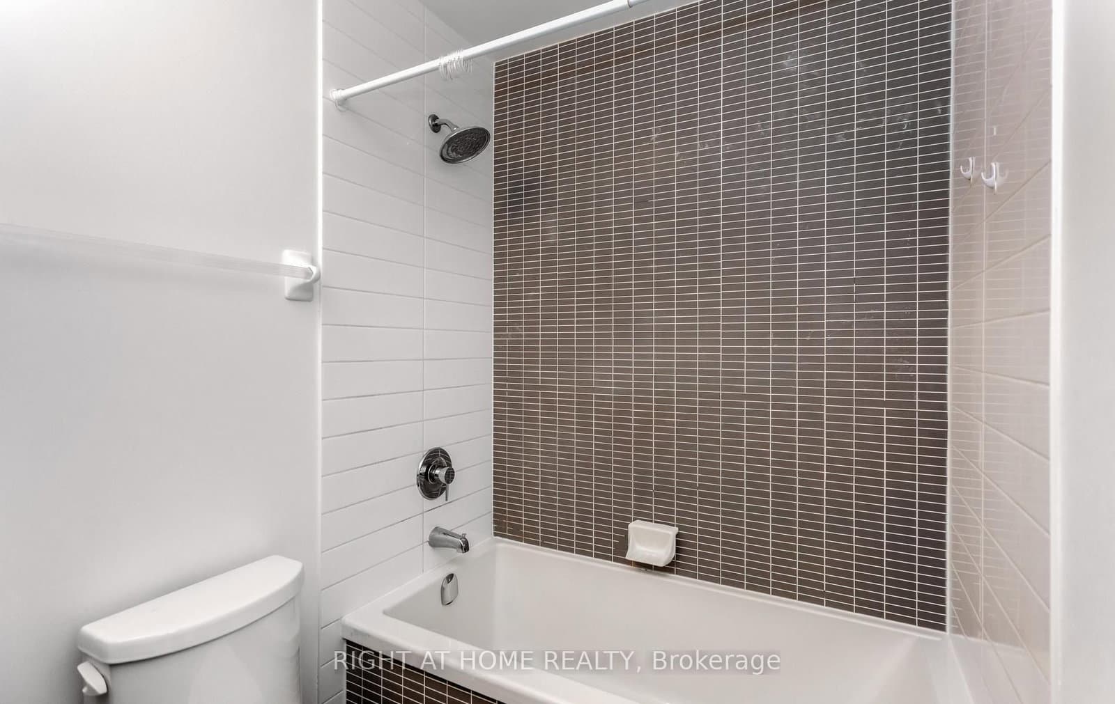 4655 Glen Erin Drive, Unit 1604 thumbnail 13