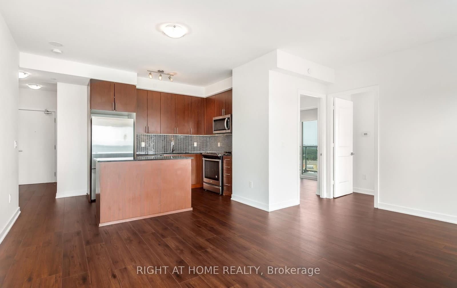 4655 Glen Erin Drive, Unit 1604 thumbnail 9