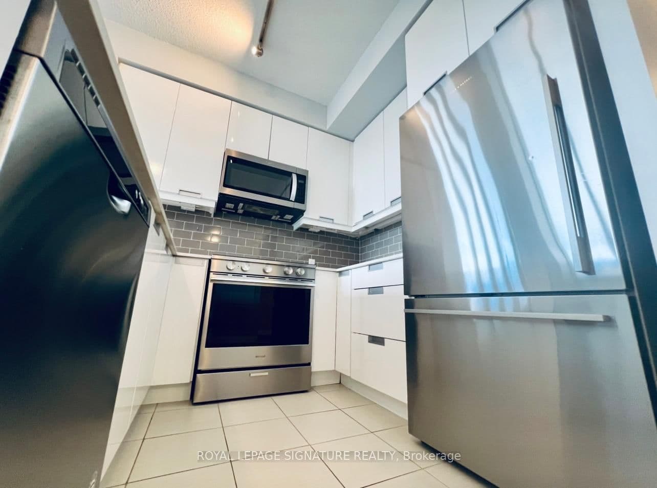 35 Watergarden Drive, Unit 2318 thumbnail 2