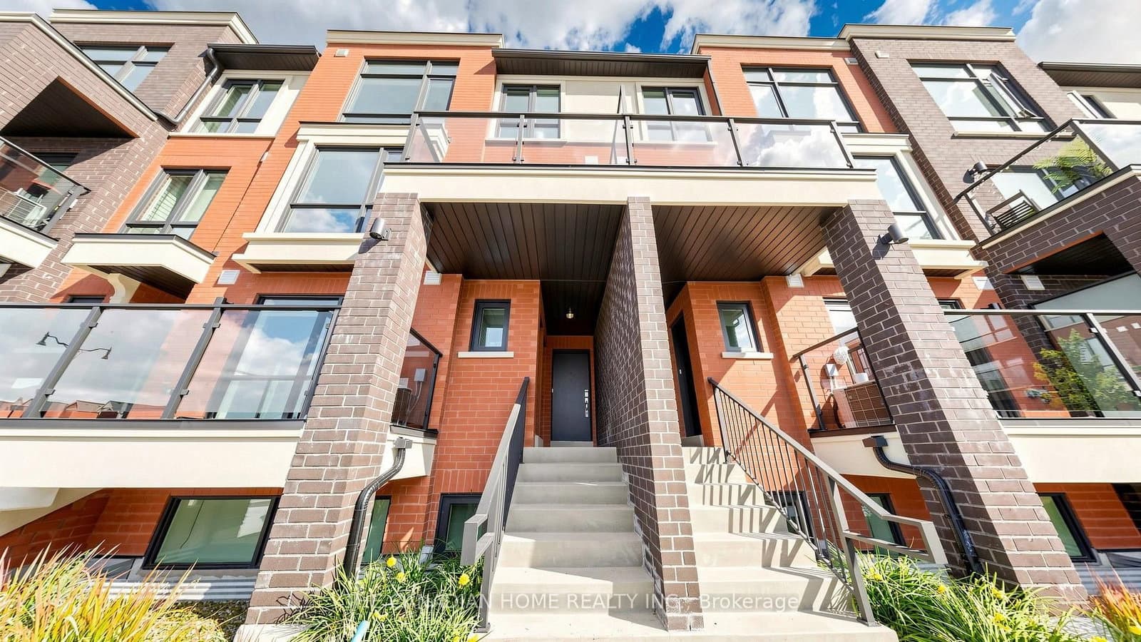 35 Romilly Avenue, Unit 18 thumbnail 2