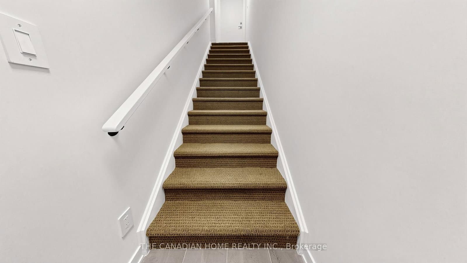 35 Romilly Avenue, Unit 18 thumbnail 5