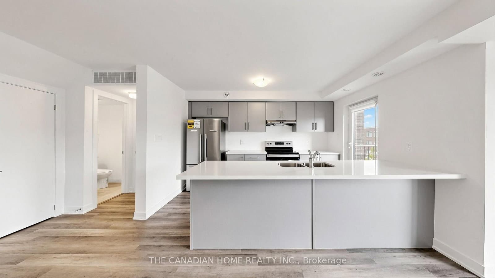 35 Romilly Avenue, Unit 18 thumbnail 8