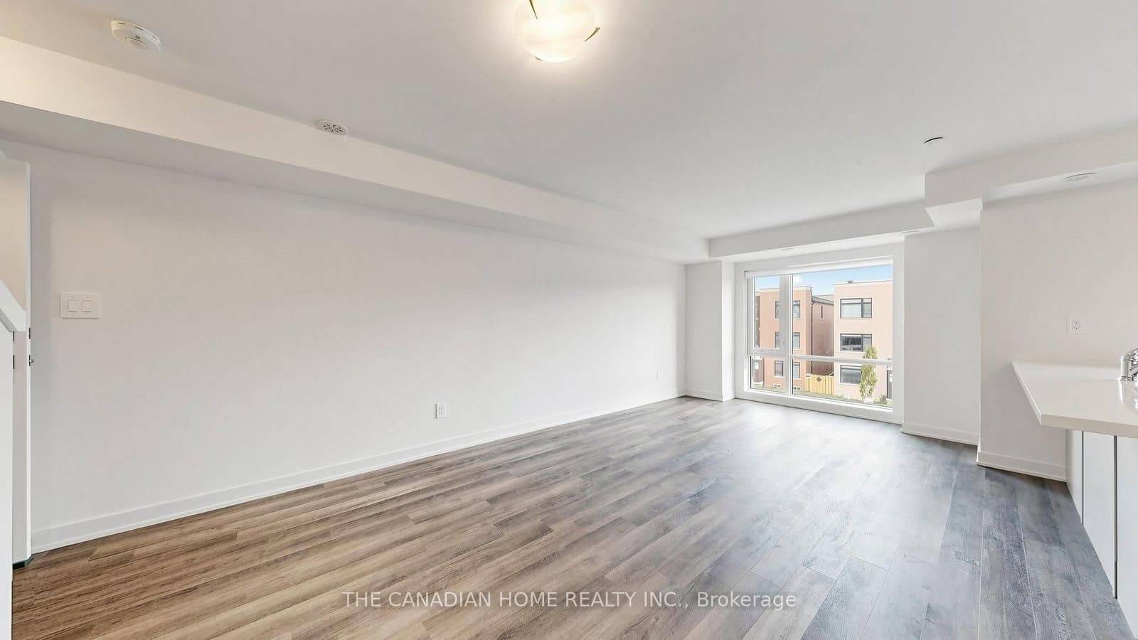 45 Romilly Avenue, Unit 4 thumbnail 10