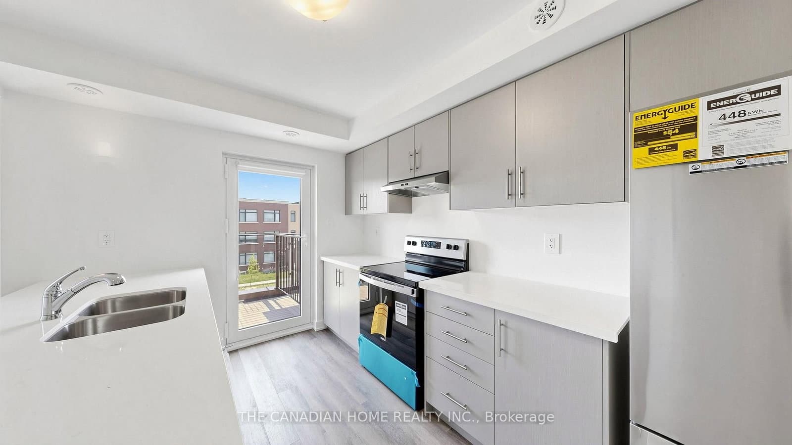 45 Romilly Avenue, Unit 4 thumbnail 12