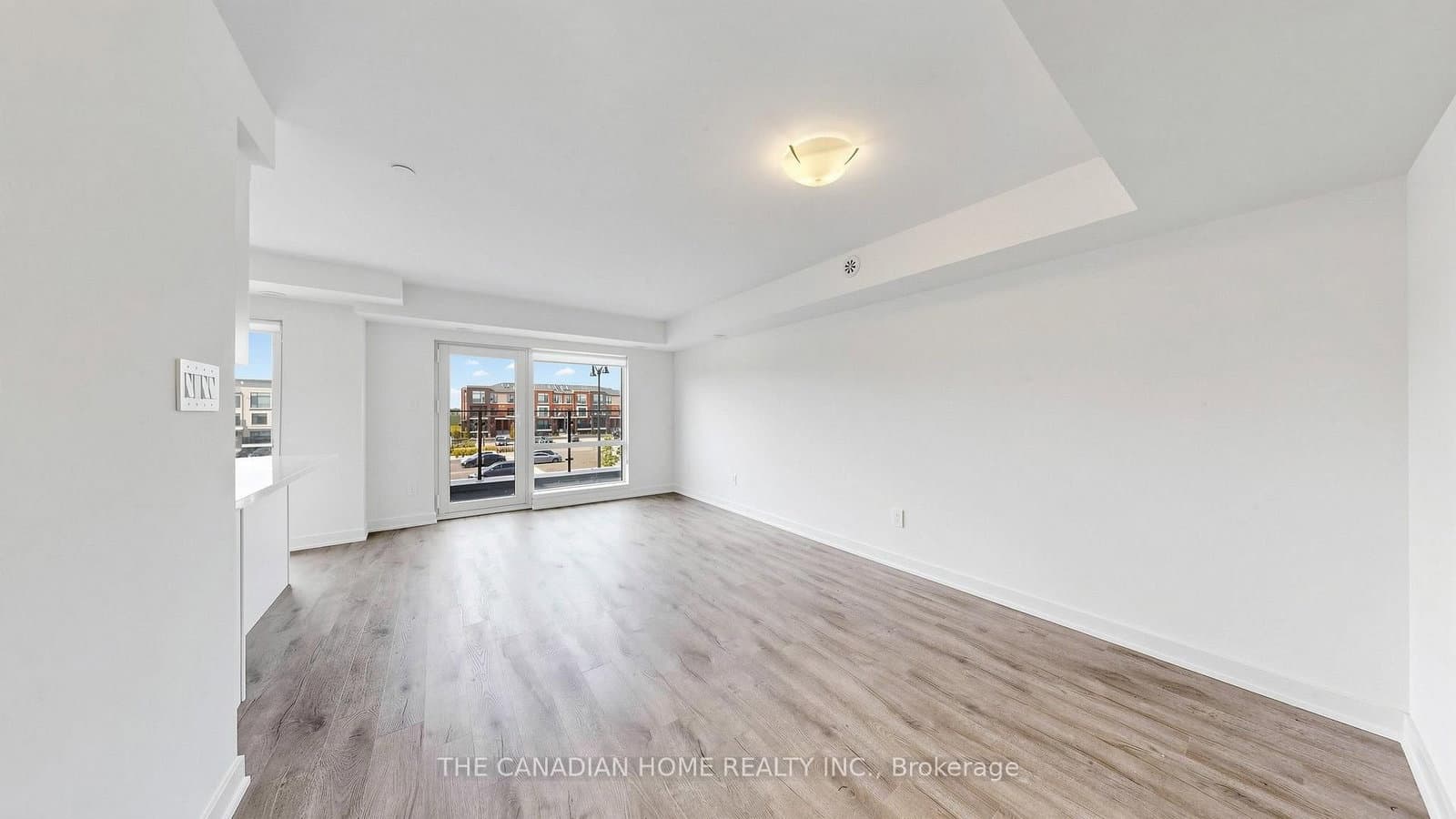 45 Romilly Avenue, Unit 7 thumbnail 5