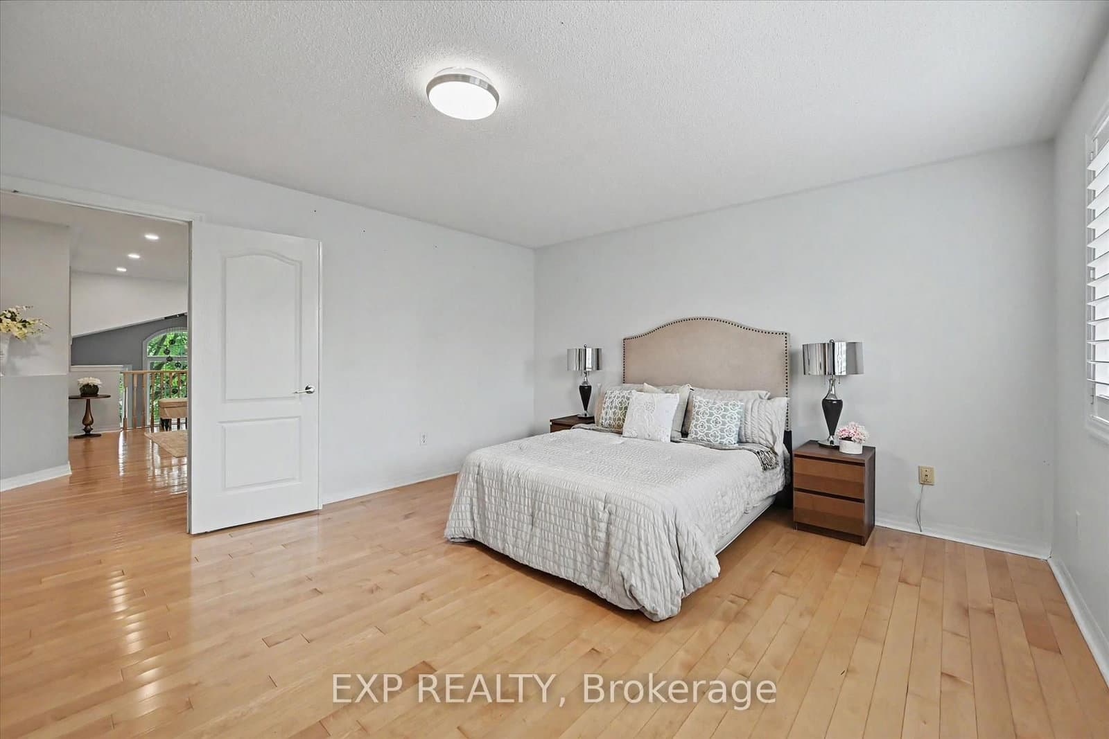 2376 Oakhaven Drive thumbnail 24