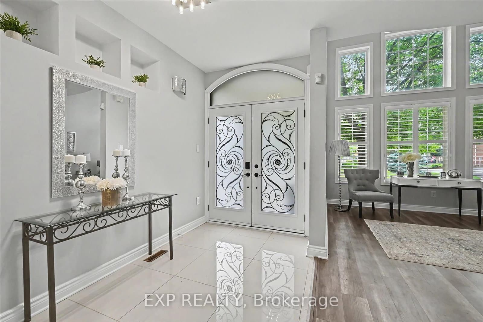2376 Oakhaven Drive thumbnail 3