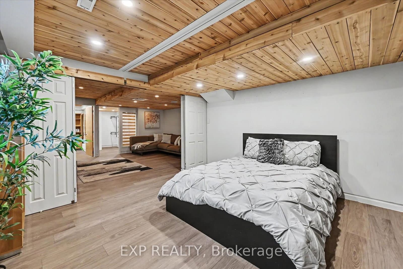 2376 Oakhaven Drive thumbnail 36