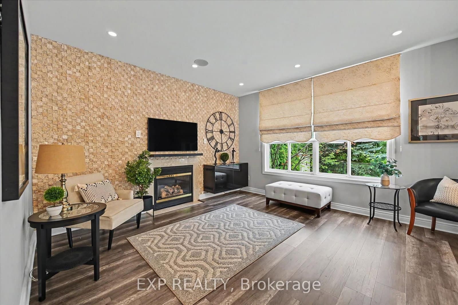 2376 Oakhaven Drive thumbnail 8