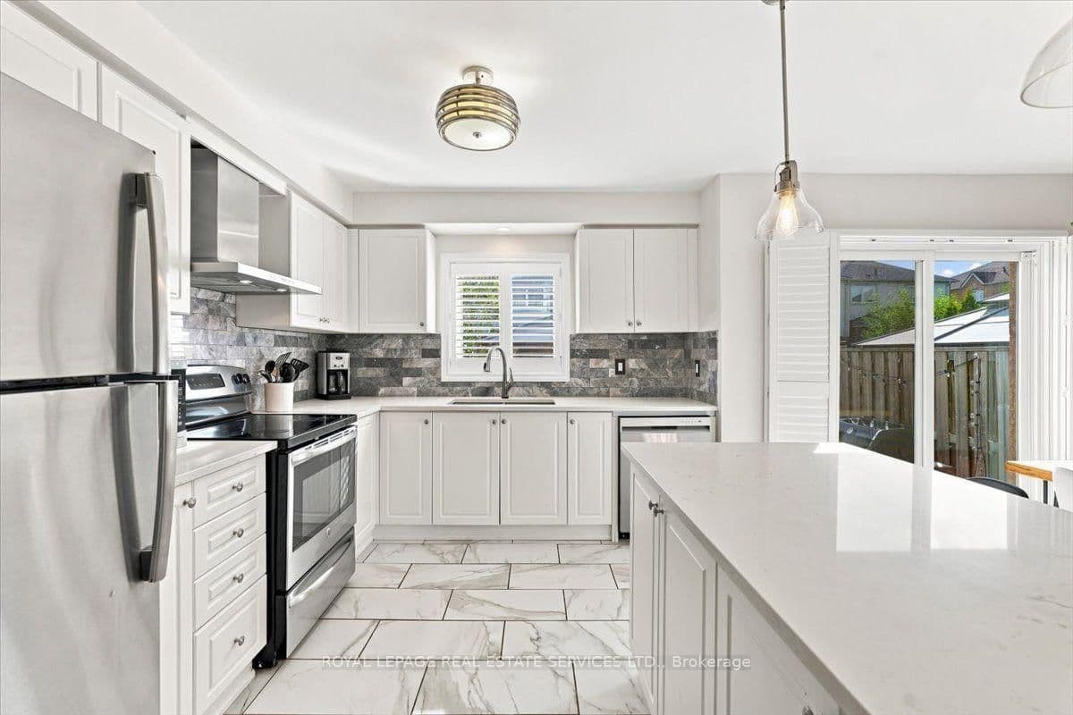 2970 Berwick Drive, Unit 3 thumbnail 11