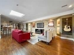 453 Brant Street thumbnail 11