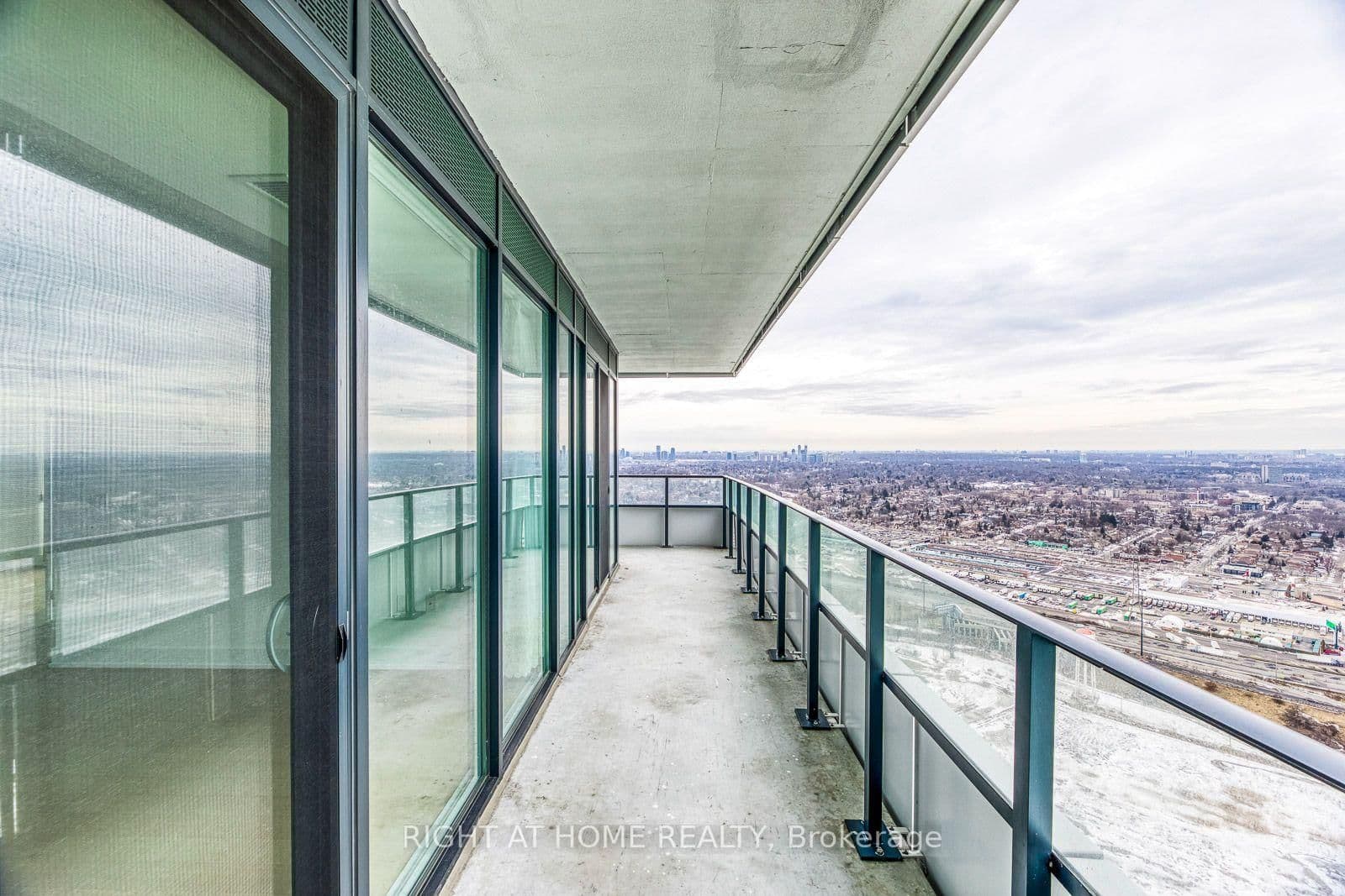 30 Shore Breeze Drive, Unit 4611 thumbnail 10