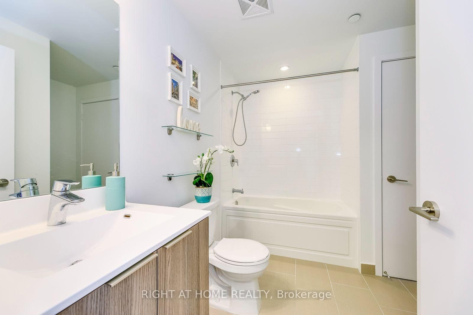 30 Shore Breeze Drive, Unit 4611 thumbnail 17