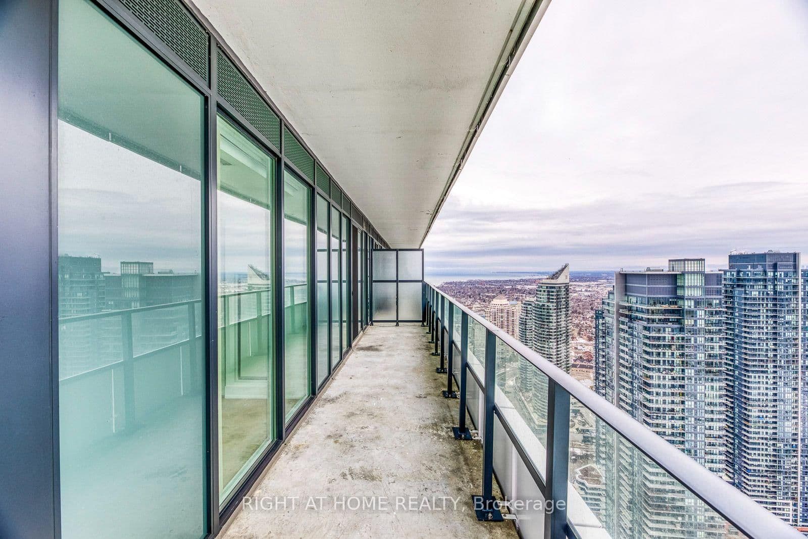 30 Shore Breeze Drive, Unit 4611 thumbnail 19