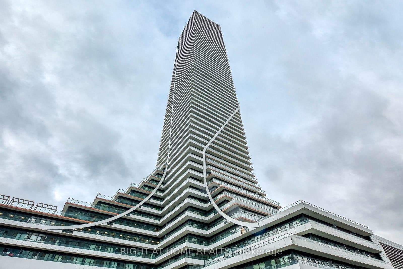 30 Shore Breeze Drive, Unit 4611 thumbnail 2