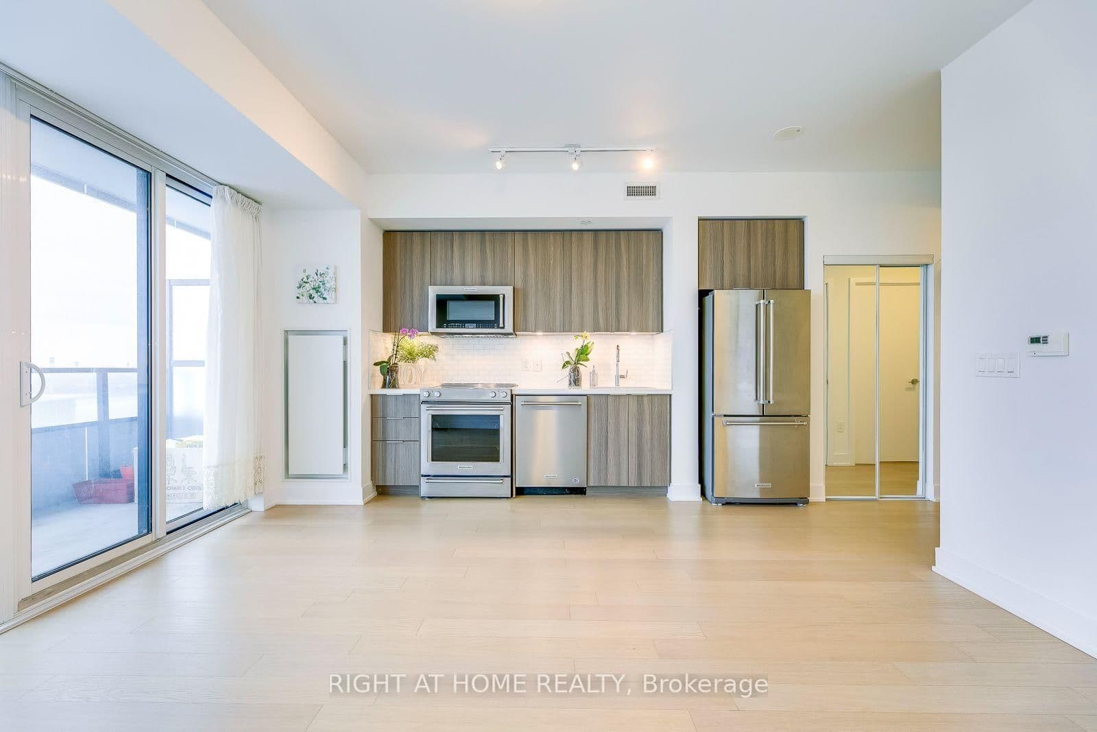 30 Shore Breeze Drive, Unit 4611 thumbnail 6