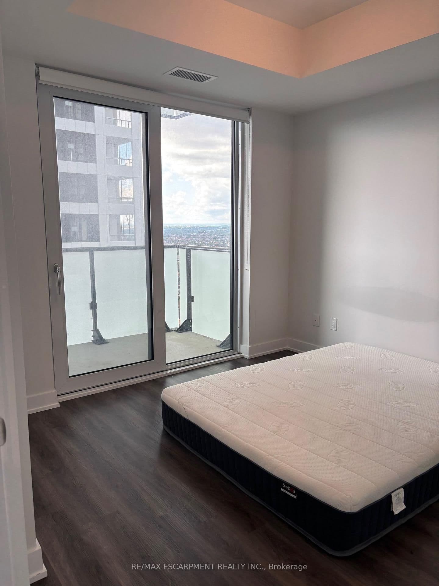 4130 PARKSIDE VILLAGE Drive, Unit 2211 thumbnail 7