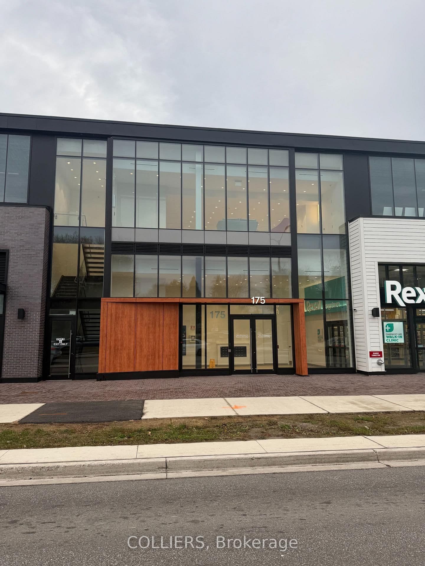 175 Lakeshore Road, Unit 11 thumbnail 2