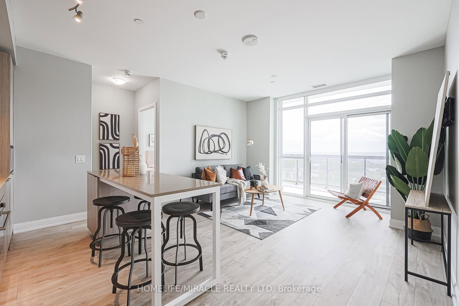 65 Annie Craig Drive, Unit 1110 thumbnail 11