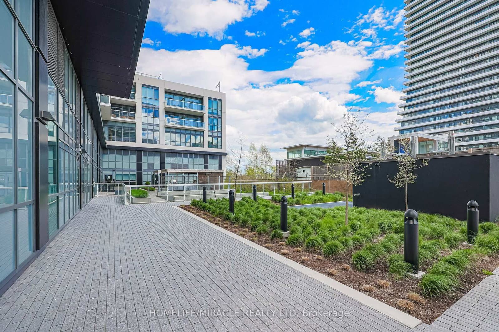 65 Annie Craig Drive, Unit 1110 thumbnail 3
