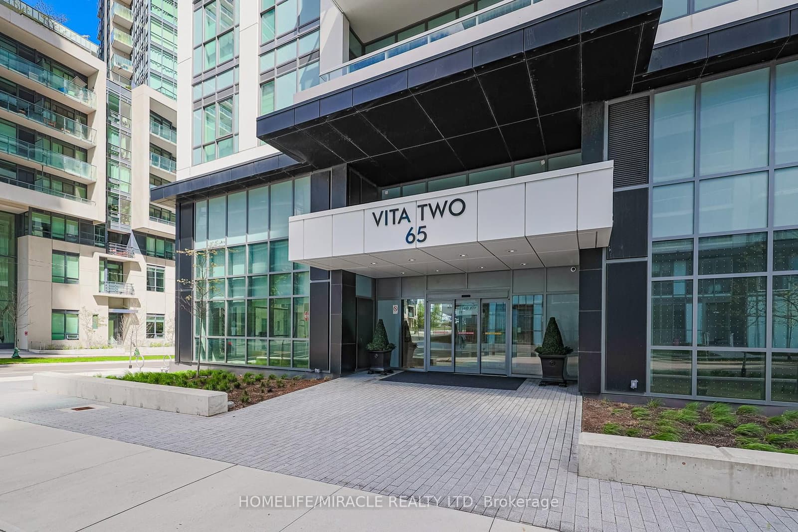 65 Annie Craig Drive, Unit 1110 thumbnail 4