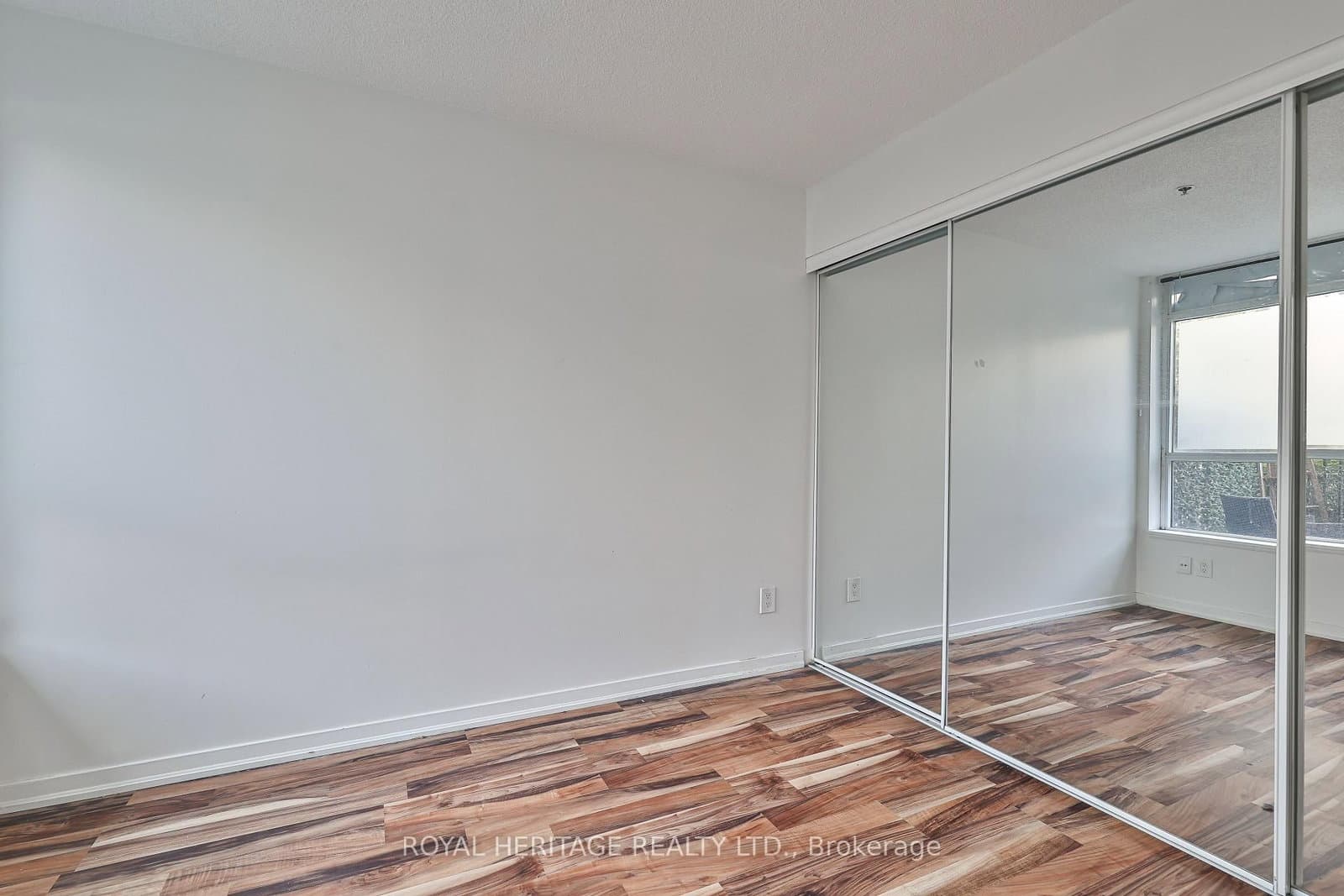 38 Joe Shuster Way, Unit 104 thumbnail 18