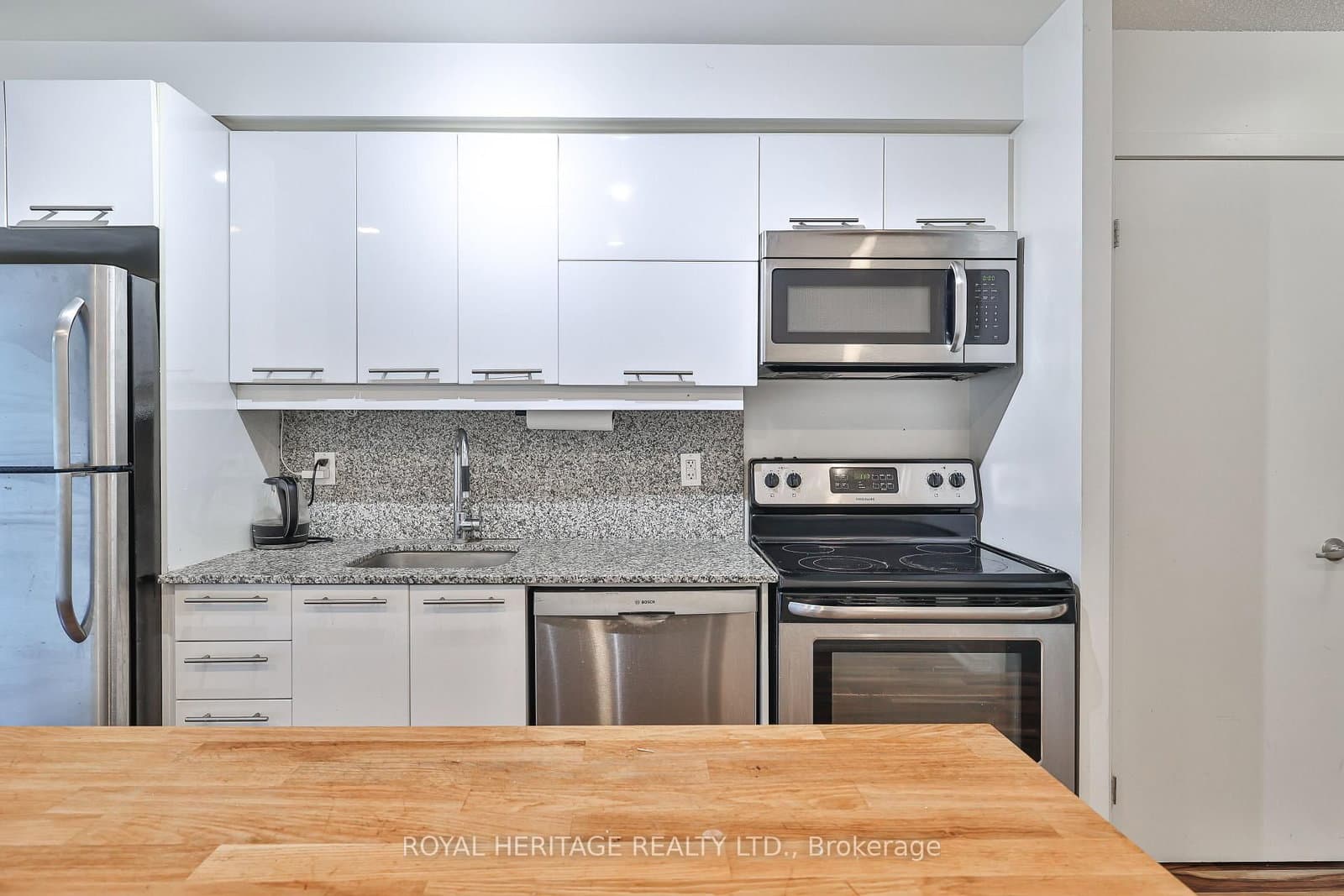 38 Joe Shuster Way, Unit 104 thumbnail 9