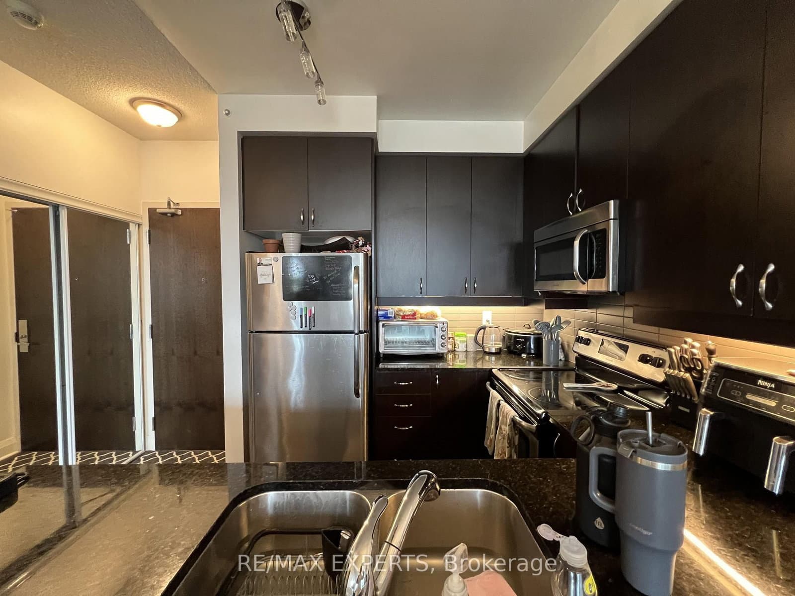 1185 The Queensway, Unit 215 thumbnail 3