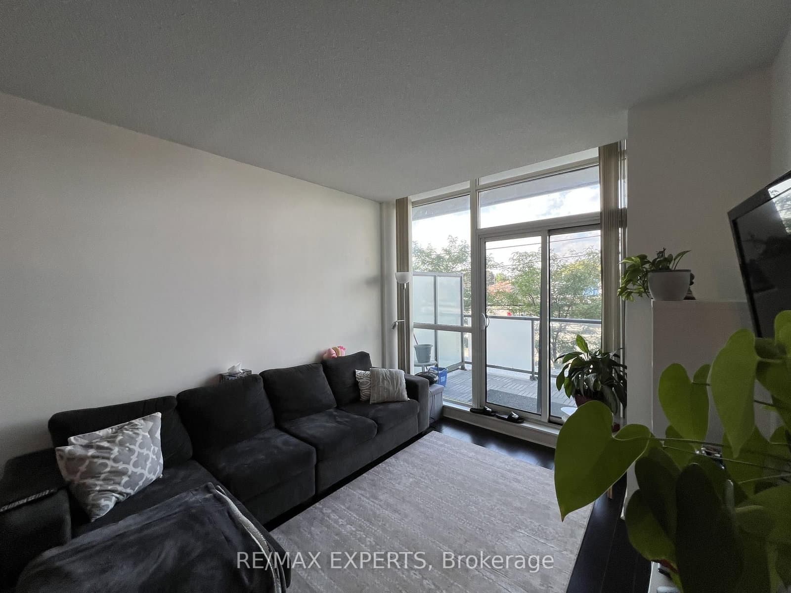 1185 The Queensway, Unit 215 thumbnail 8