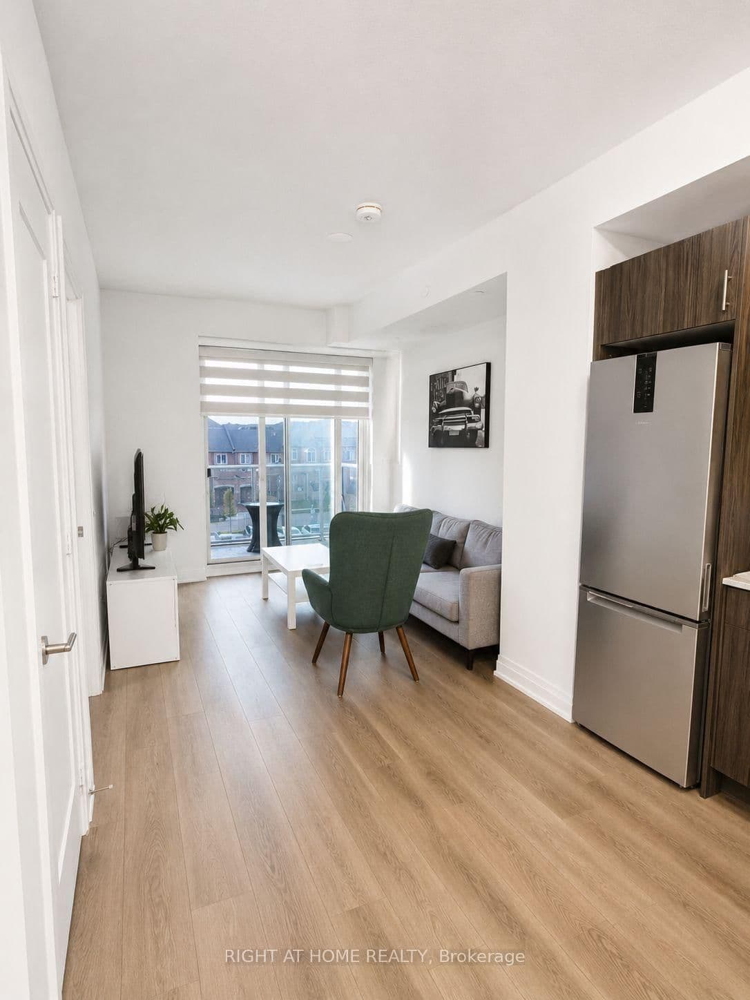 412 Silver Maple Road, Unit 303 thumbnail 7