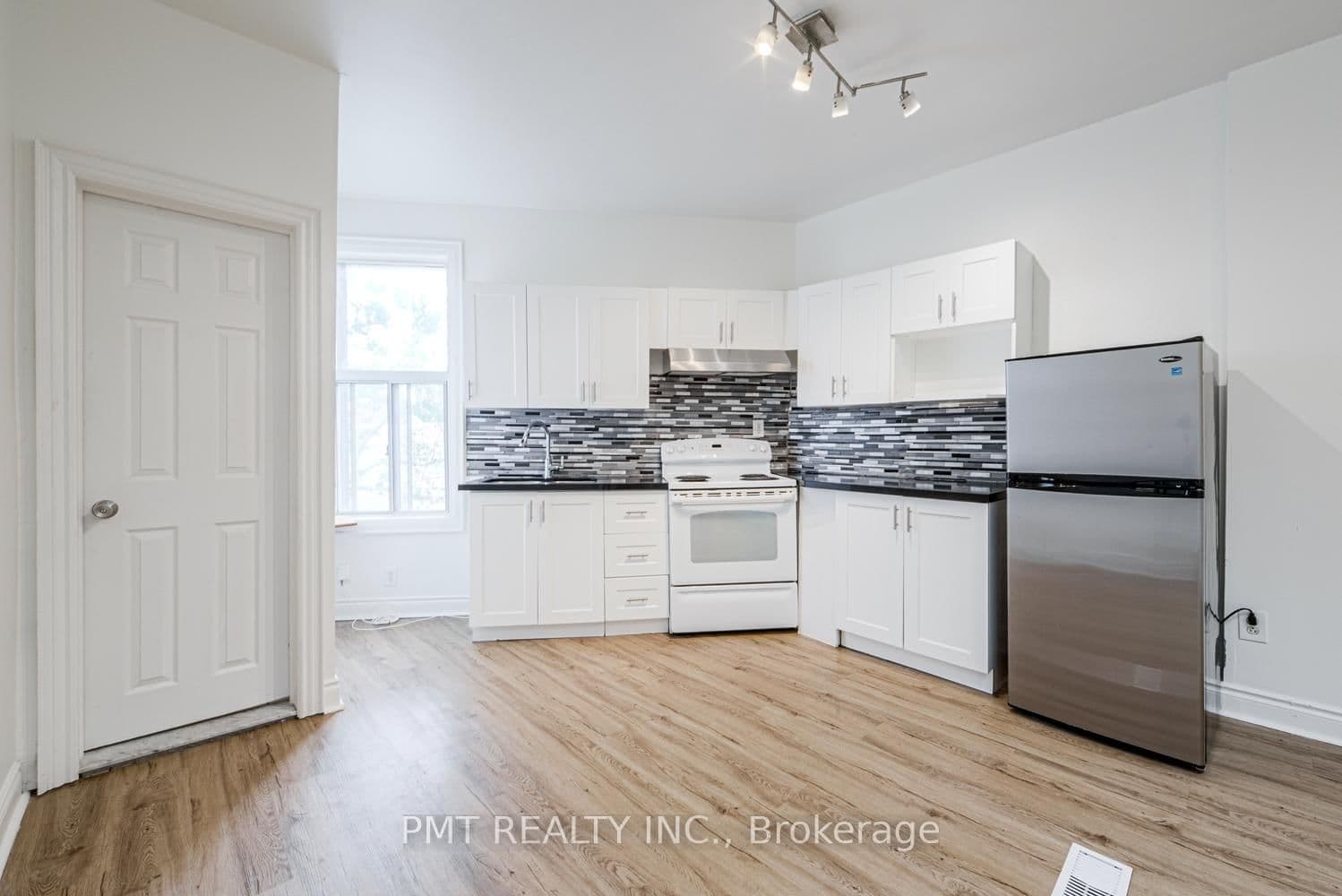2045 Davenport Road, Unit Upper thumbnail 17