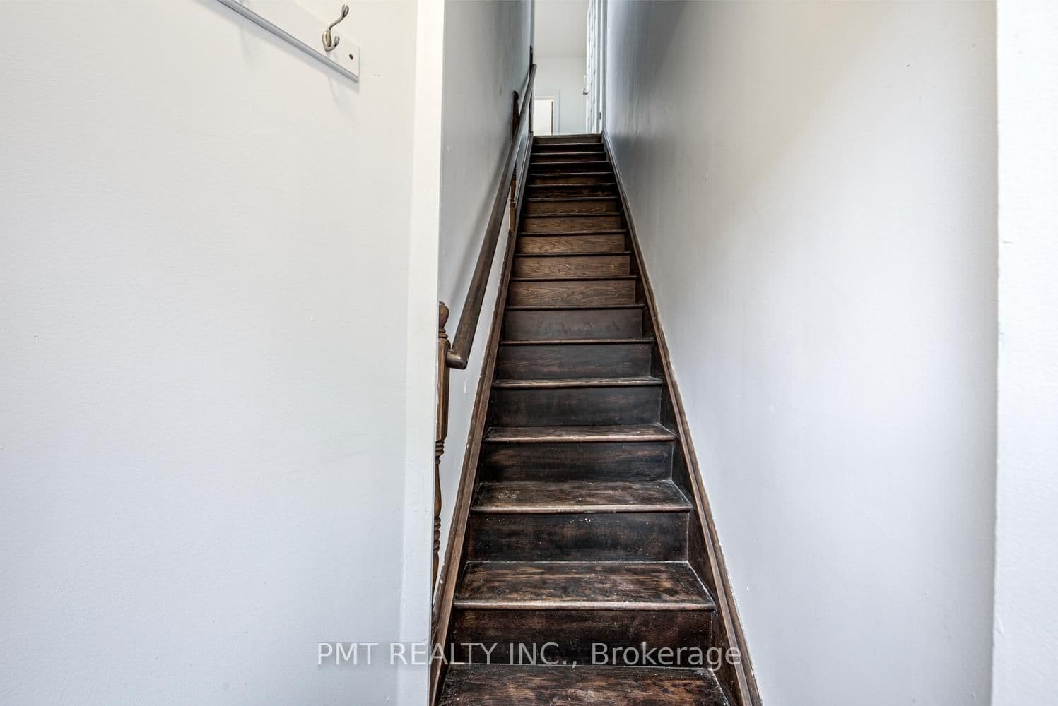 2045 Davenport Road, Unit Upper thumbnail 3