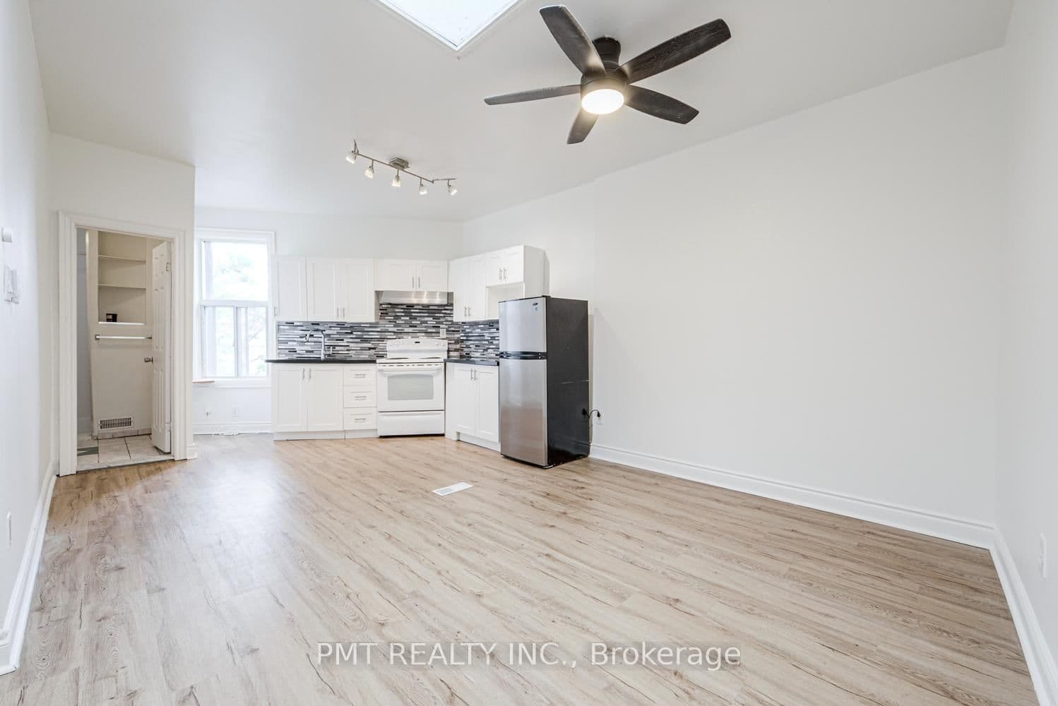 2045 Davenport Road, Unit Upper thumbnail 5