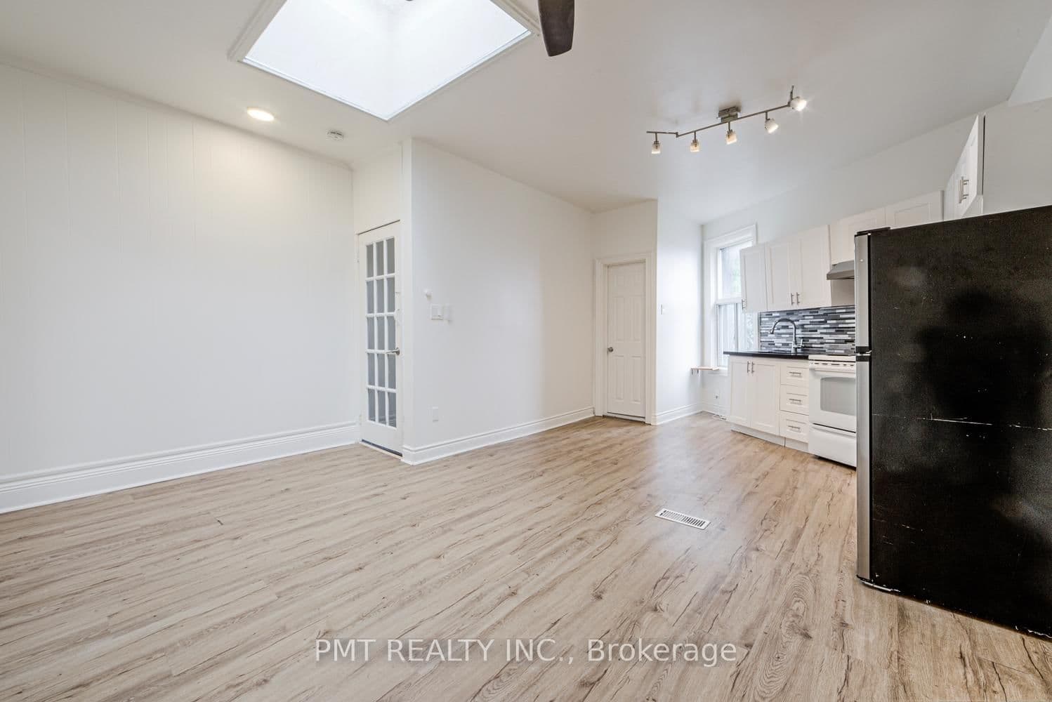 2045 Davenport Road, Unit Upper thumbnail 8
