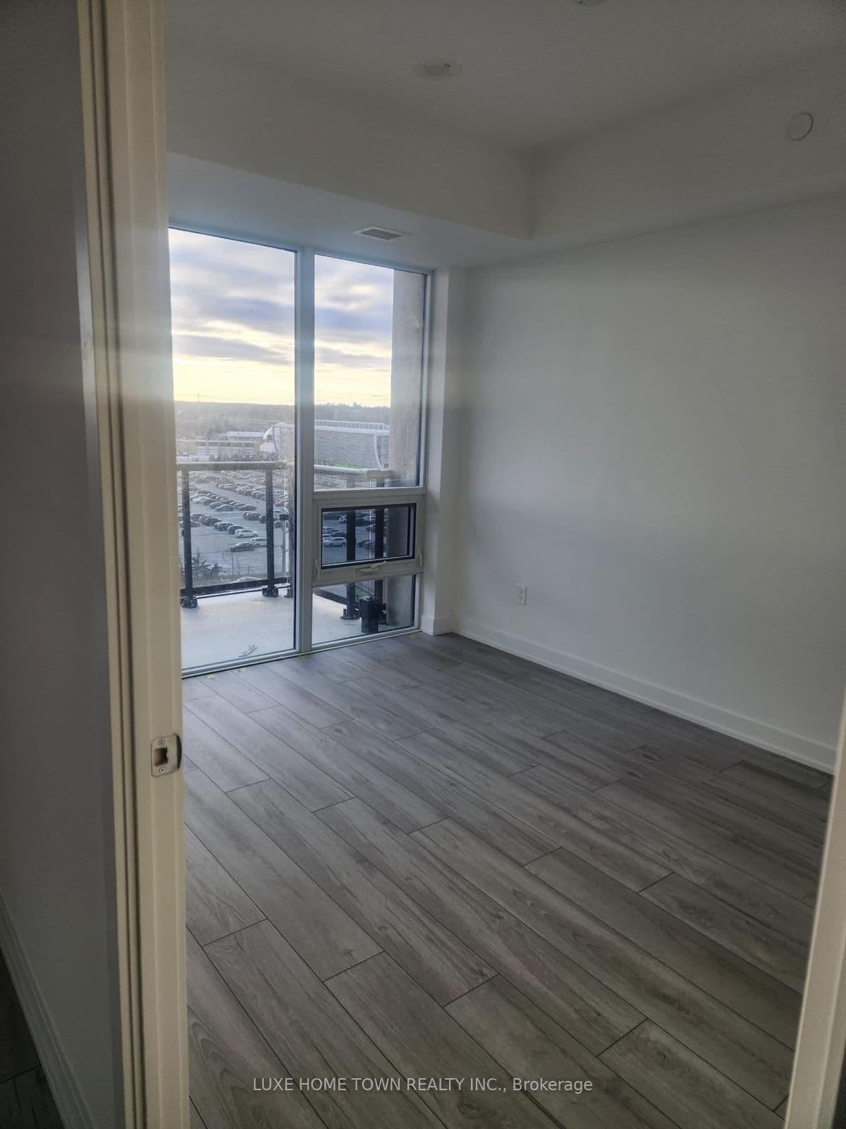 1035 Southdown Road, Unit 910 thumbnail 7